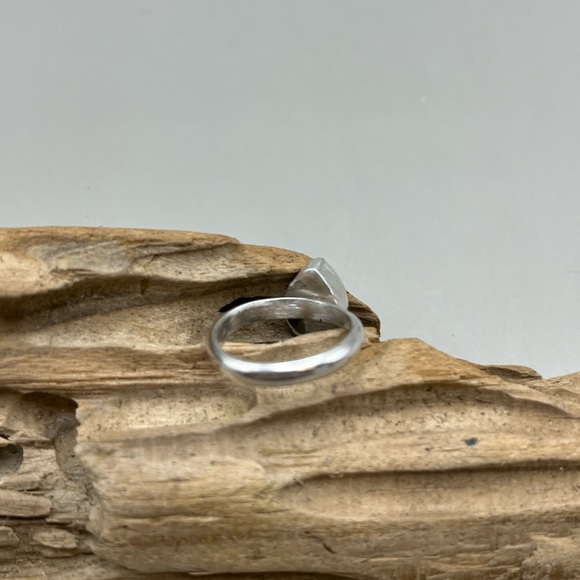 Elegant Sterling Silver Rainbow Moonstone Ring - Picture 4 of 5